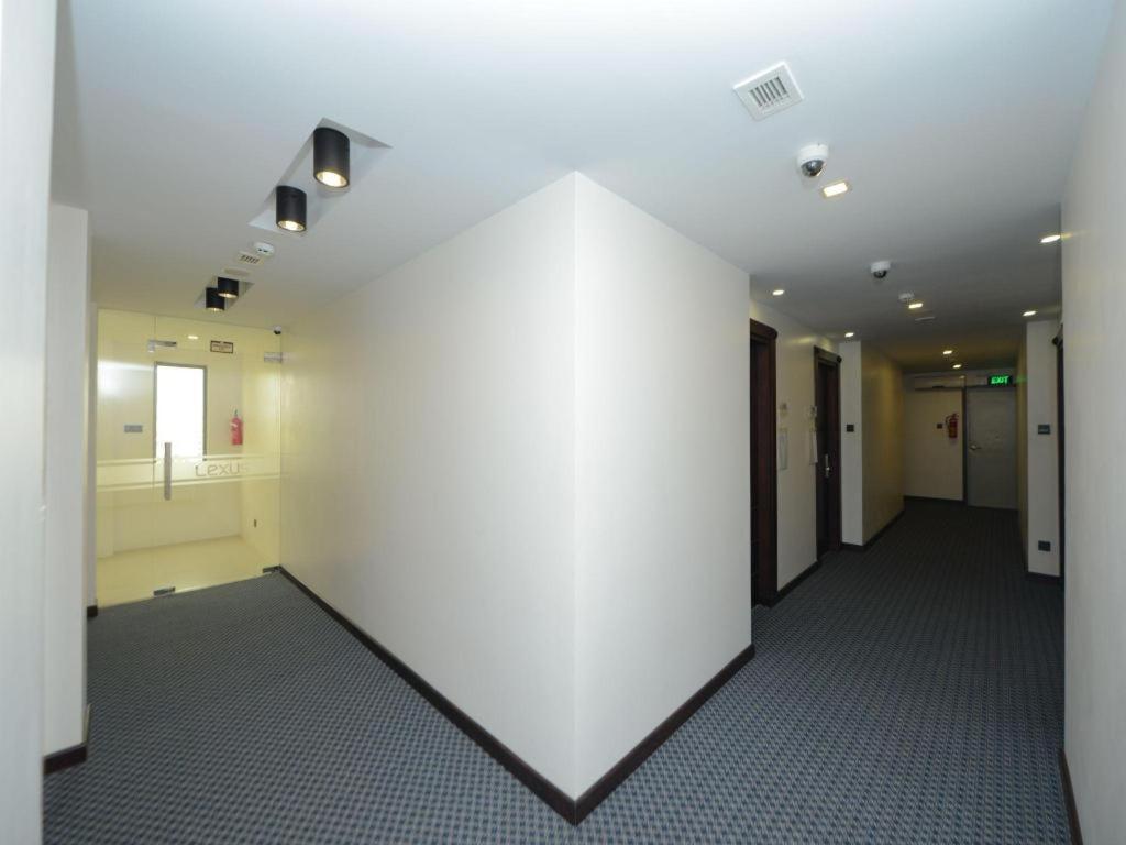 Hotel Lexus Yangon Esterno foto