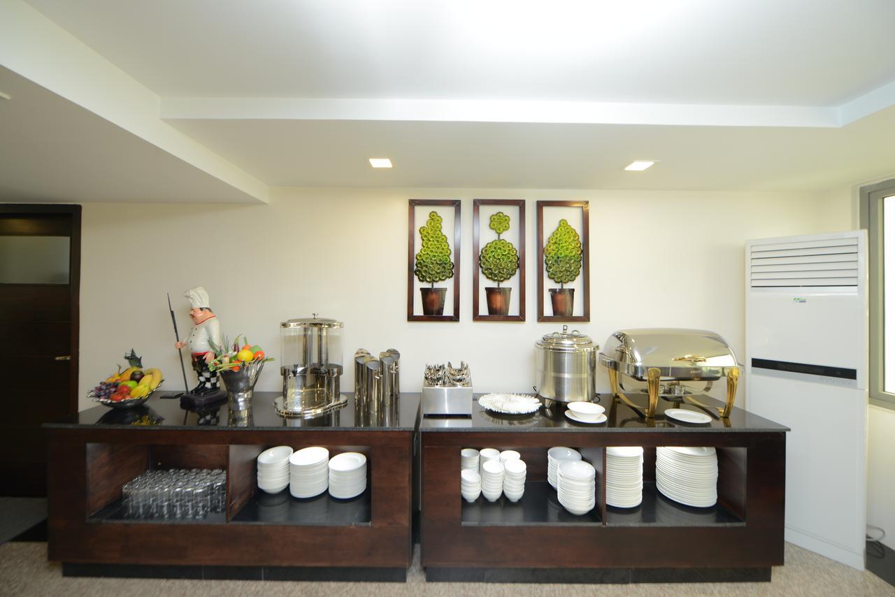 Hotel Lexus Yangon Esterno foto