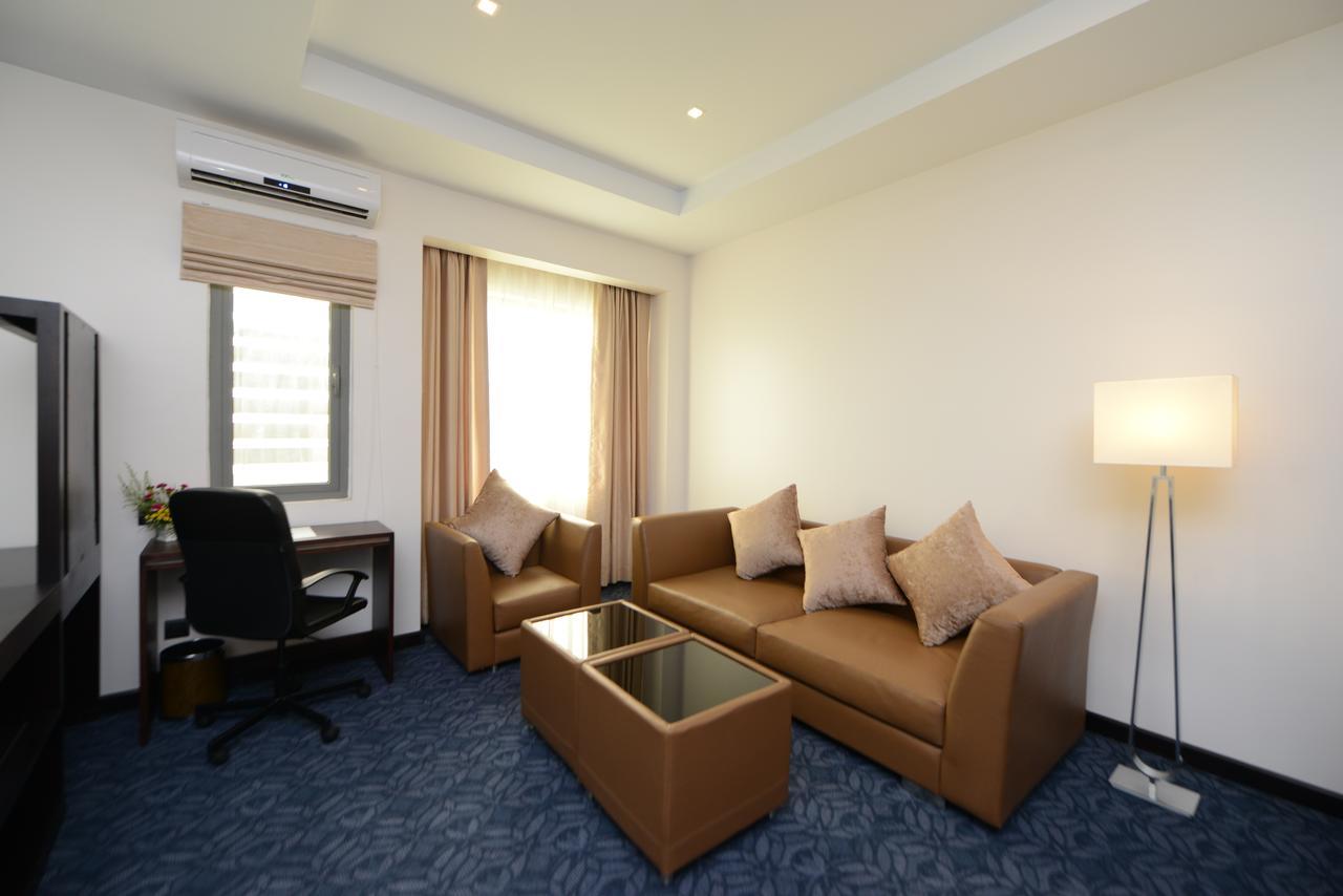Hotel Lexus Yangon Esterno foto