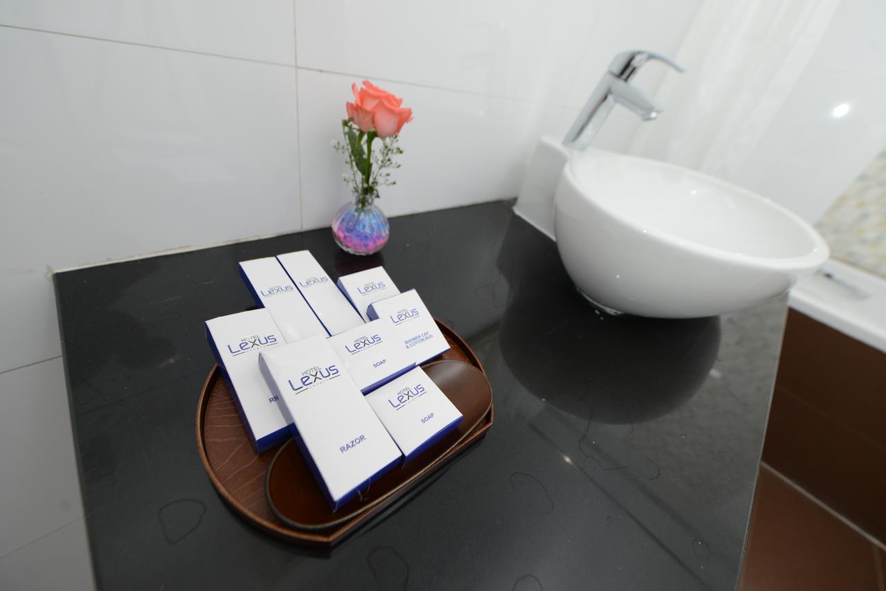 Hotel Lexus Yangon Esterno foto