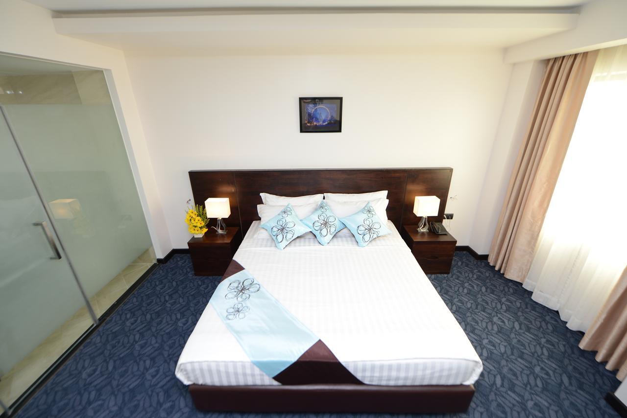 Hotel Lexus Yangon Esterno foto