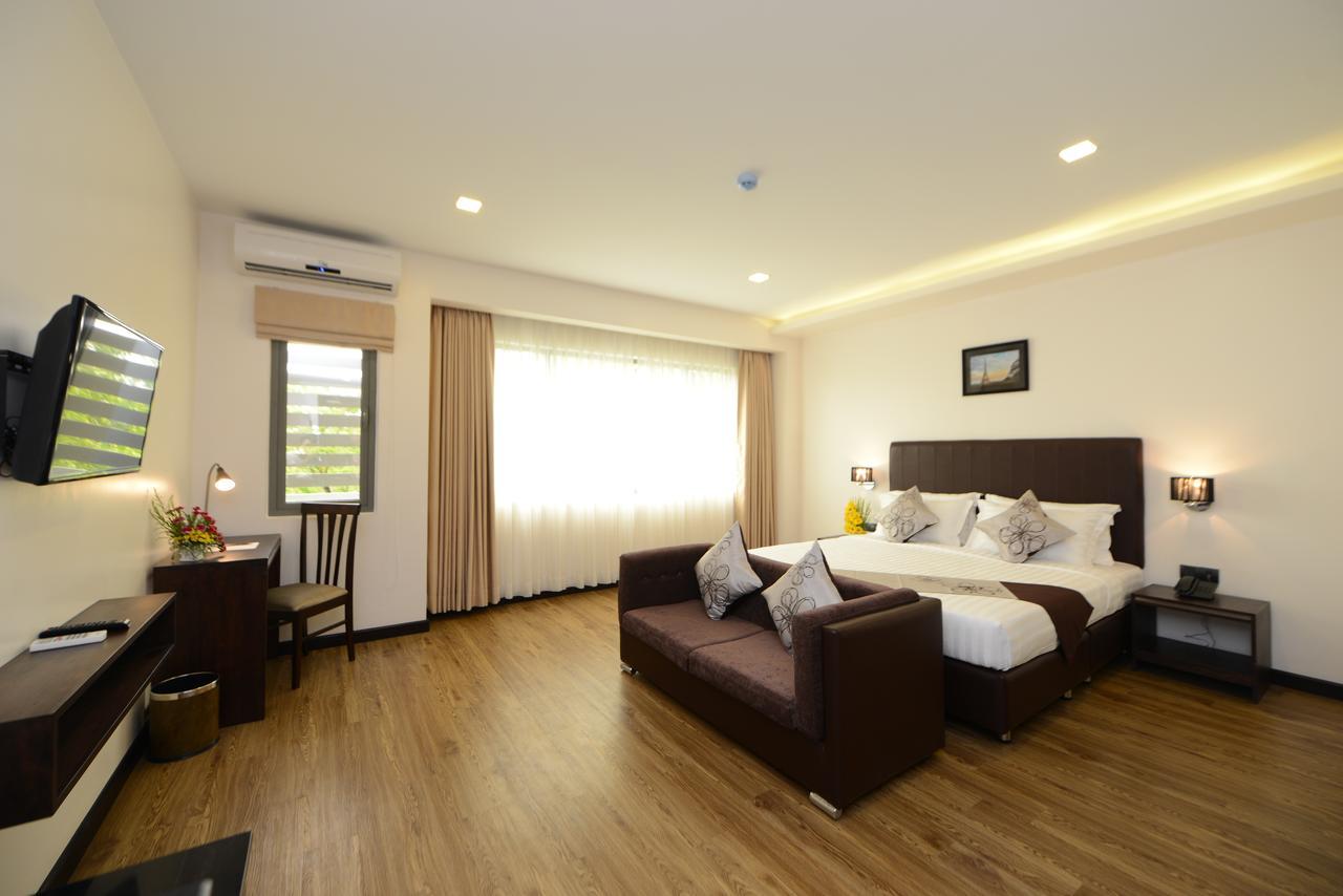 Hotel Lexus Yangon Esterno foto